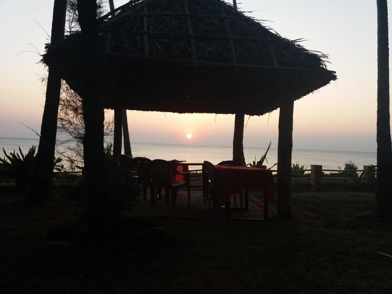 Sukriti Beach Resort Varkala Luaran gambar